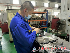 0c58e03b7fa74ea5cd11f0a205a8338_1